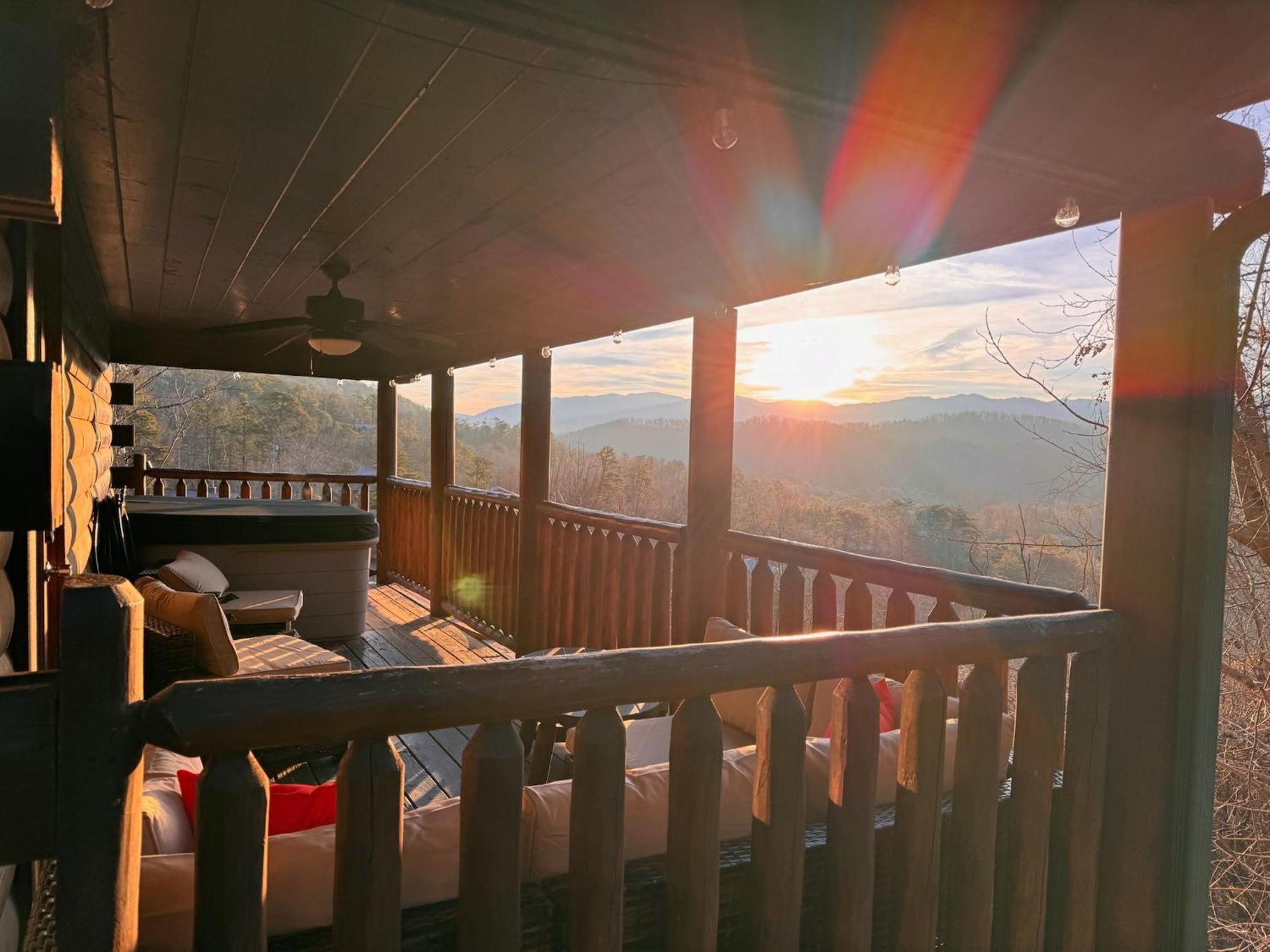 Smoky Paws - Exceptional Cabin, Stunning Mountain Views, Hot Tub, Tranquil, Gigabit Internet, Free L2 Ev Pigeon Forge Exteriér fotografie