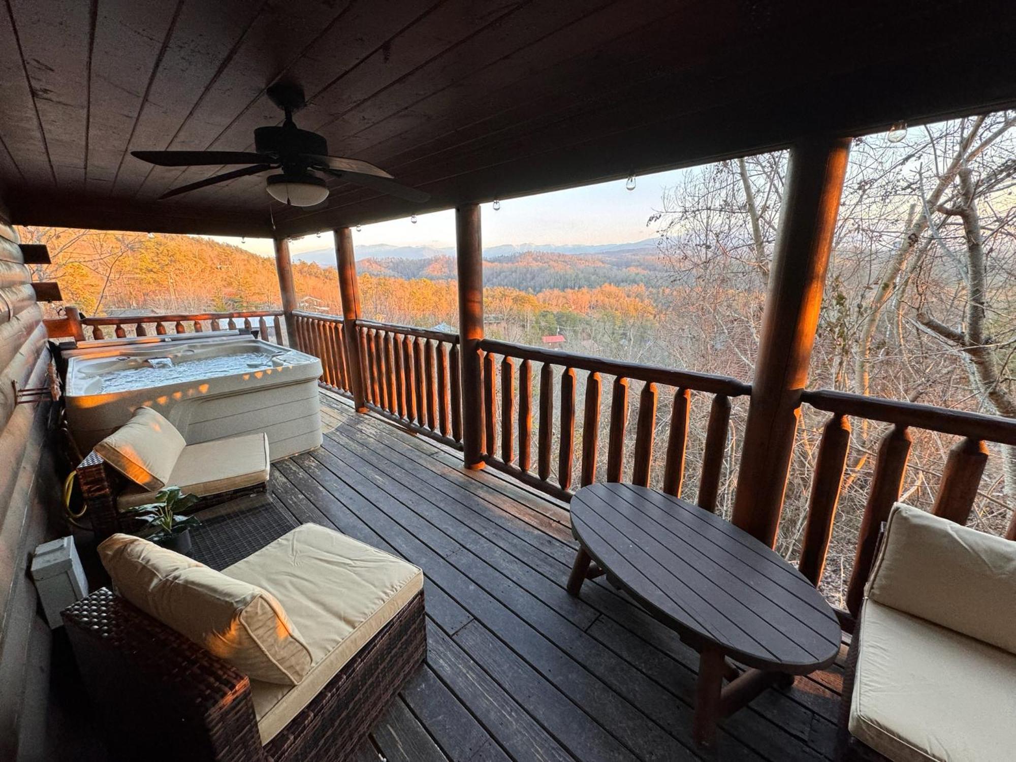 Smoky Paws - Exceptional Cabin, Stunning Mountain Views, Hot Tub, Tranquil, Gigabit Internet, Free L2 Ev Pigeon Forge Exteriér fotografie