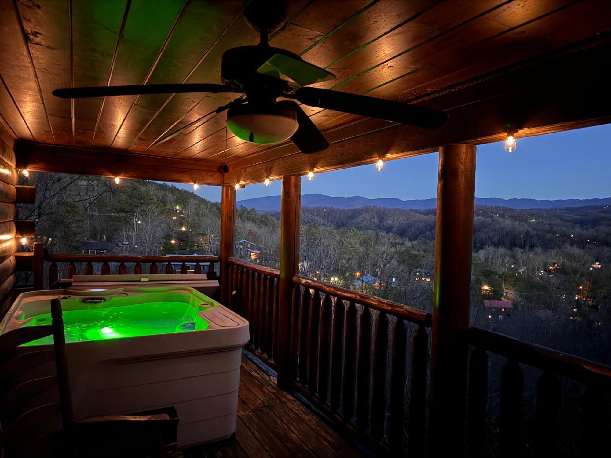 Smoky Paws - Exceptional Cabin, Stunning Mountain Views, Hot Tub, Tranquil, Gigabit Internet, Free L2 Ev Pigeon Forge Exteriér fotografie