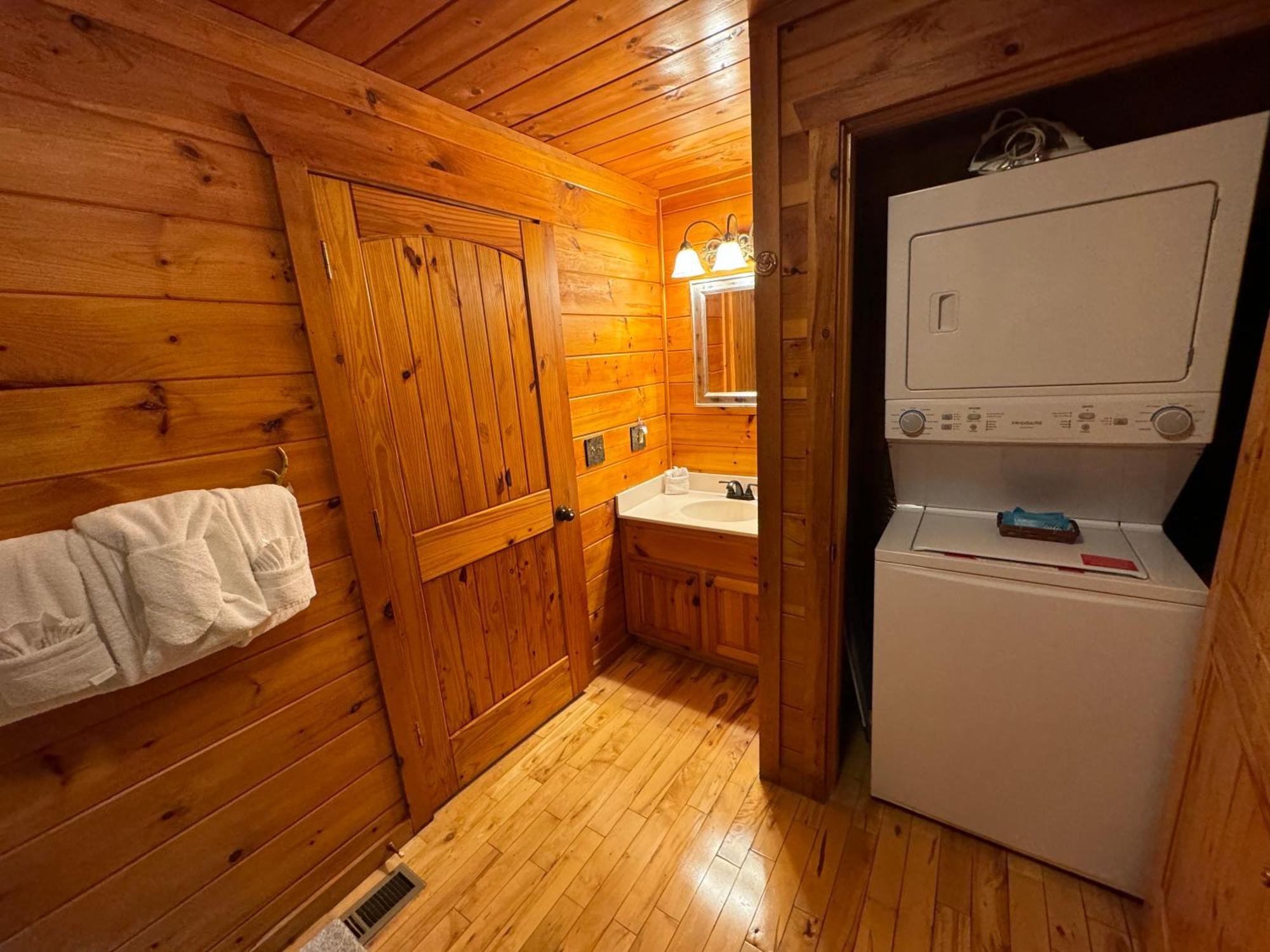 Smoky Paws - Exceptional Cabin, Stunning Mountain Views, Hot Tub, Tranquil, Gigabit Internet, Free L2 Ev Pigeon Forge Exteriér fotografie